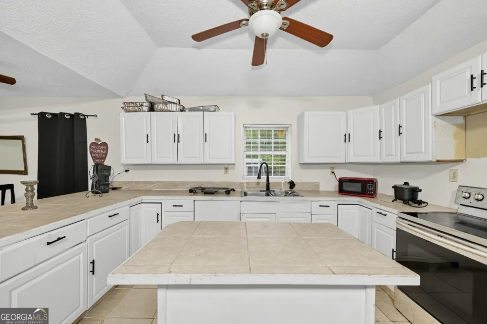 3020 Woodridge CT Albany, GA 31705