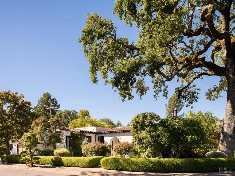 100 Meadowcroft Drive San Anselmo, CA 94960