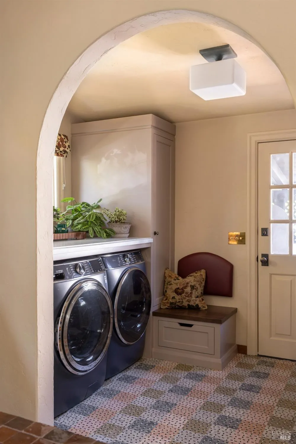100 Meadowcroft Drive San Anselmo, CA 94960