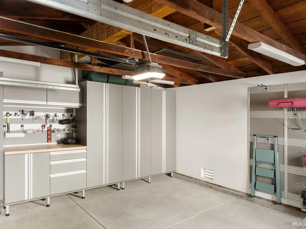 100 Meadowcroft Drive San Anselmo, CA 94960