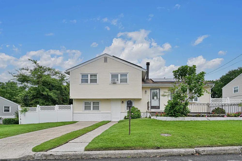 48 W Bolton Ave Absecon, NJ 08201