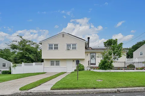 48 W Bolton Ave