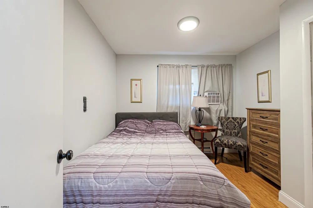 48 W Bolton Ave Absecon, NJ 08201