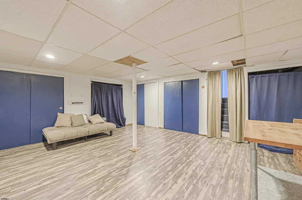 48 W Bolton Ave Absecon, NJ 08201