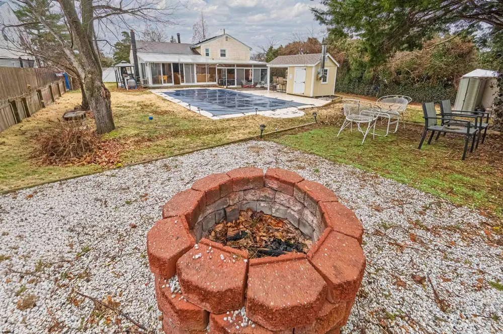 48 W Bolton Ave Absecon, NJ 08201