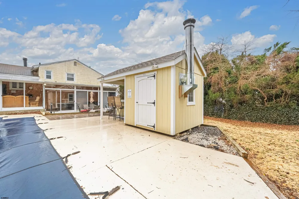 48 W Bolton Ave Absecon, NJ 08201