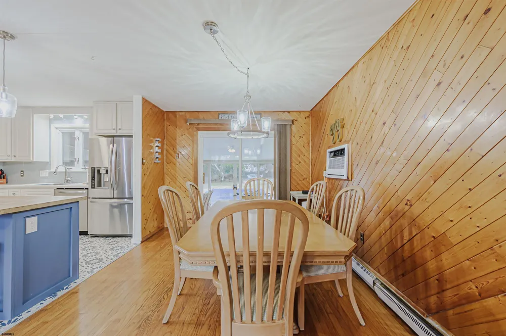 48 W Bolton Ave Absecon, NJ 08201