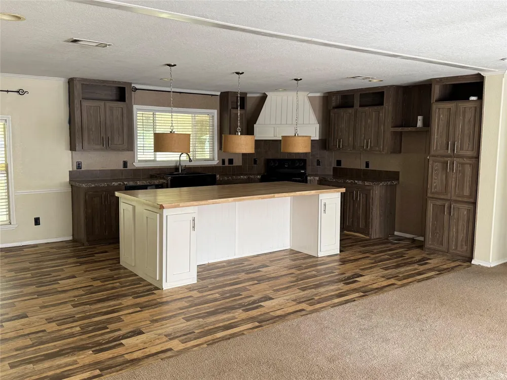 20310 Great Lake St Waller, TX 77484