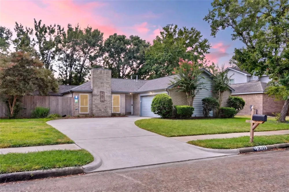 12135 Ella Lee Lane Houston, TX 77077