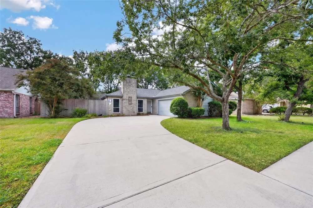 12135 Ella Lee Lane Houston, TX 77077