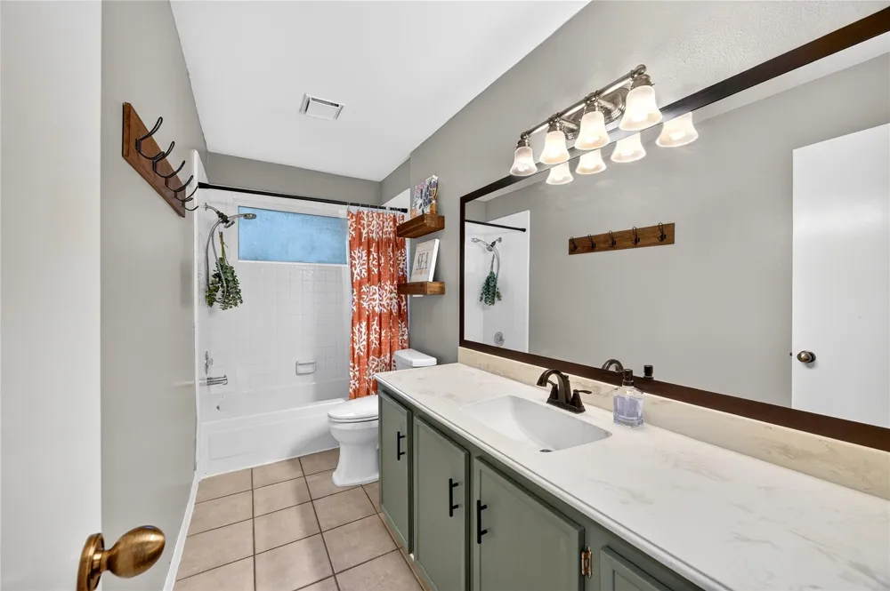 12135 Ella Lee Lane Houston, TX 77077