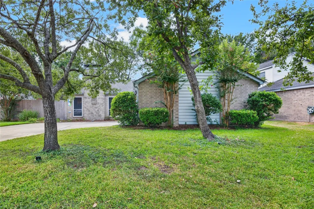 12135 Ella Lee Lane Houston, TX 77077