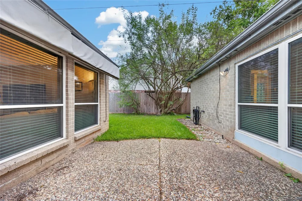 12135 Ella Lee Lane Houston, TX 77077