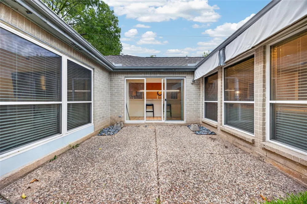 12135 Ella Lee Lane Houston, TX 77077