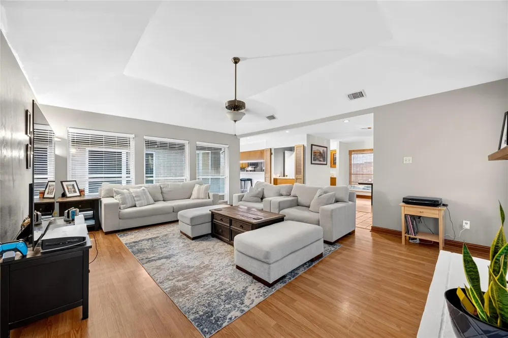 12135 Ella Lee Lane Houston, TX 77077