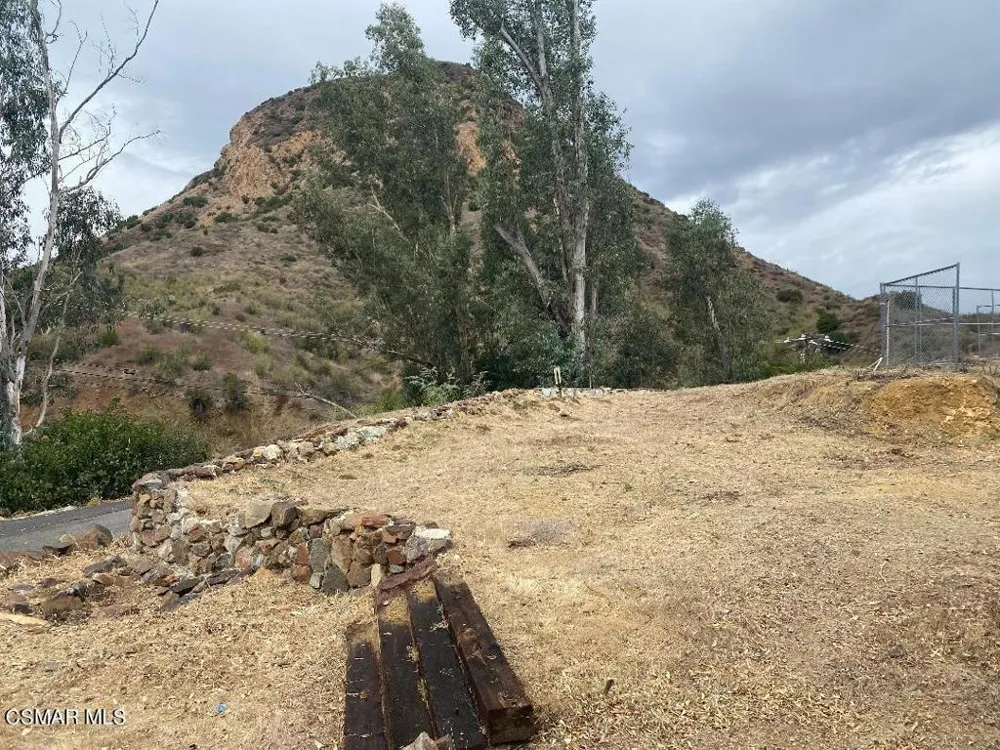 2411 Highpoint Drive Agoura Hills, CA 91301