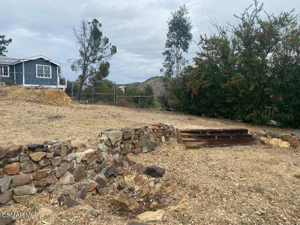 2411 Highpoint Drive Agoura Hills, CA 91301