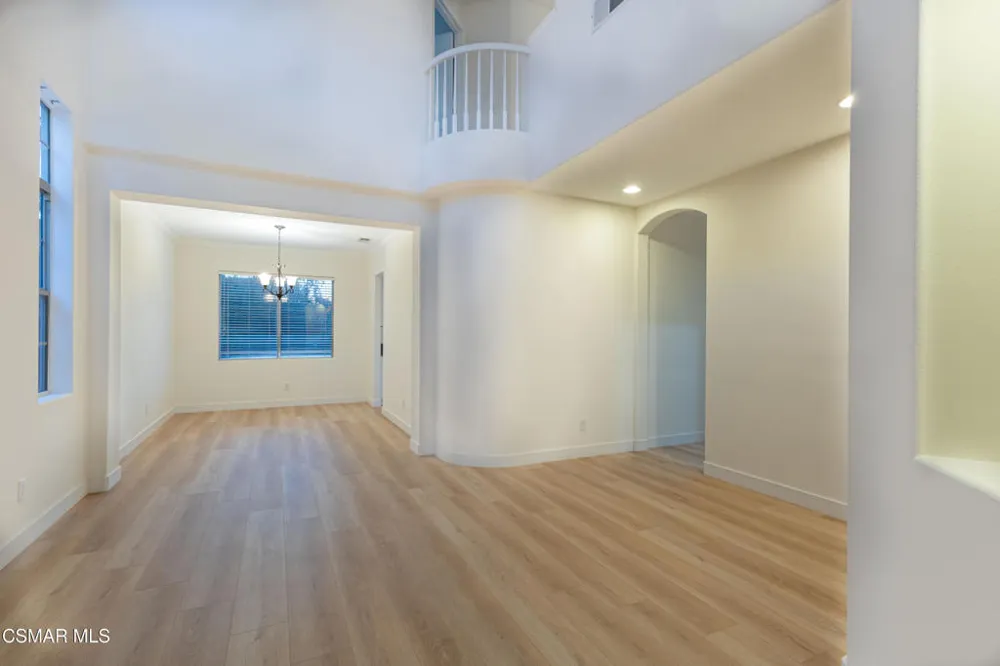 671 Camino De La Luna Newbury Park, CA 91320