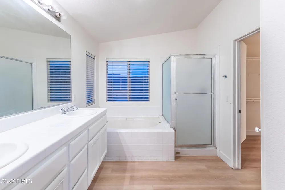 671 Camino De La Luna Newbury Park, CA 91320
