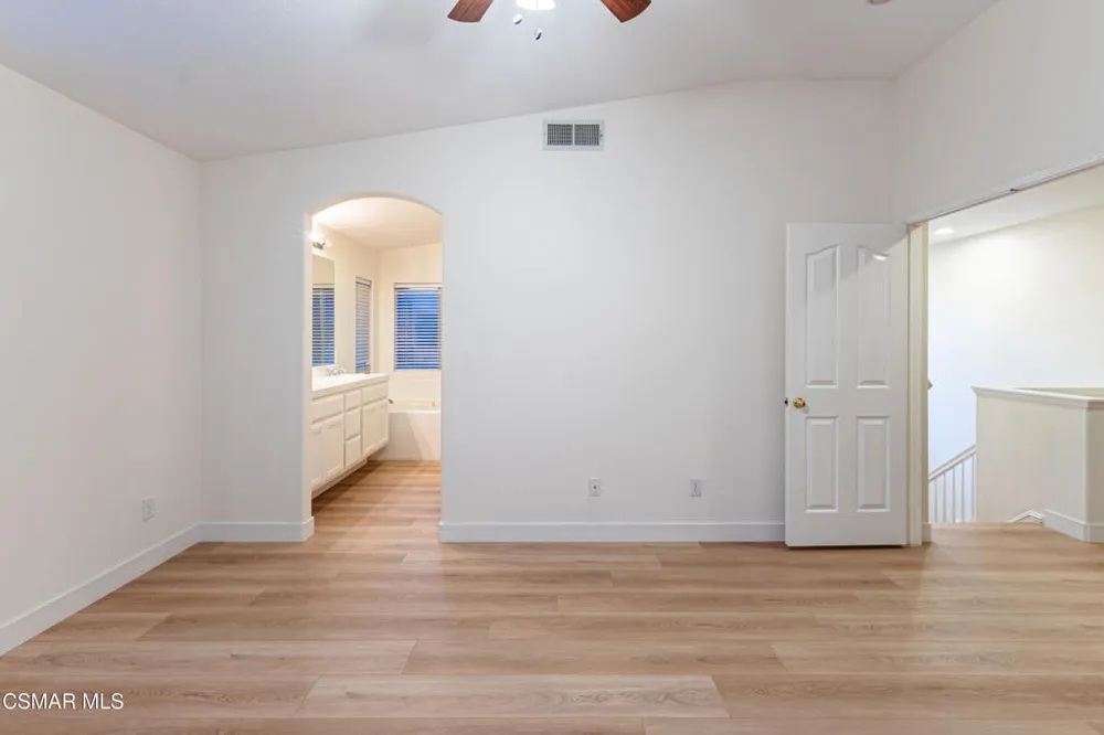 671 Camino De La Luna Newbury Park, CA 91320