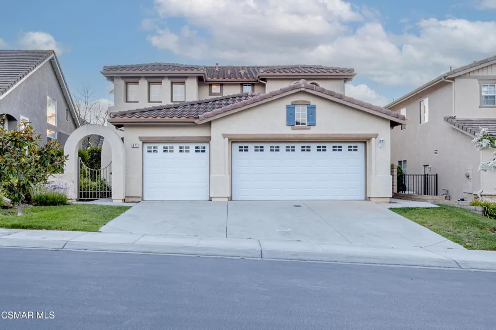 671 Camino De La Luna Newbury Park, CA 91320