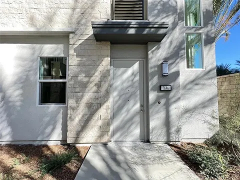 1646 S Urbana