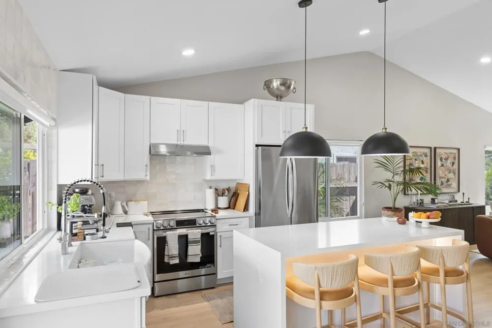 13072 Trigger St San Diego, CA 92129
