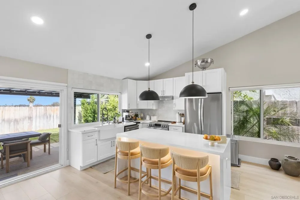 13072 Trigger St San Diego, CA 92129