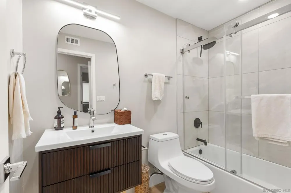 13072 Trigger St San Diego, CA 92129