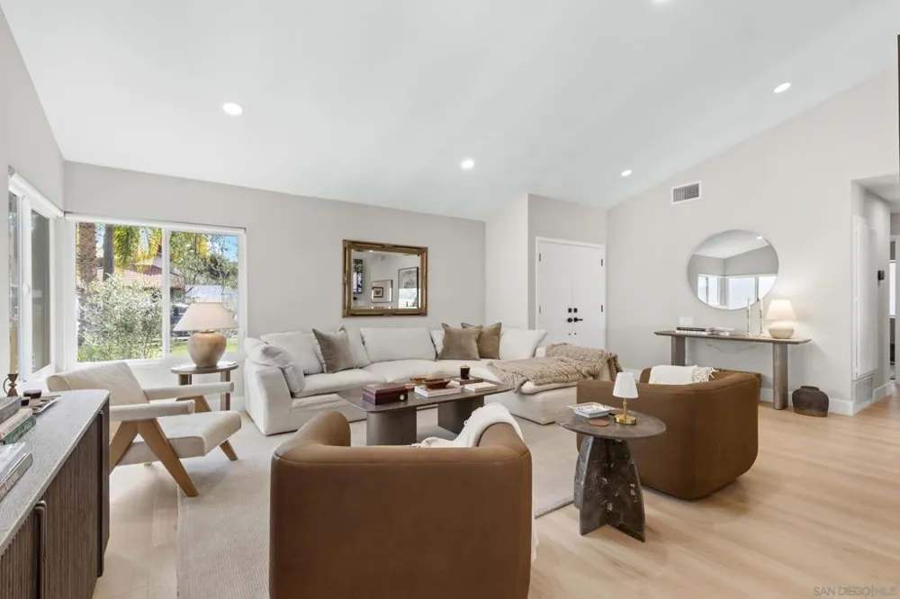 13072 Trigger St San Diego, CA 92129