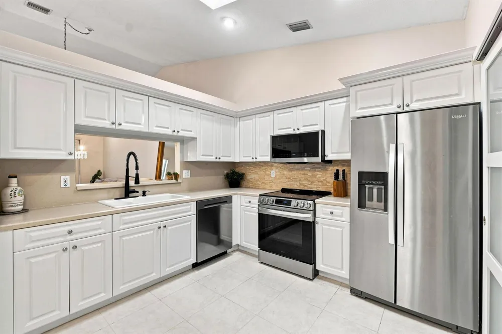8088 VIA DI VENETO Boca Raton, FL 33496