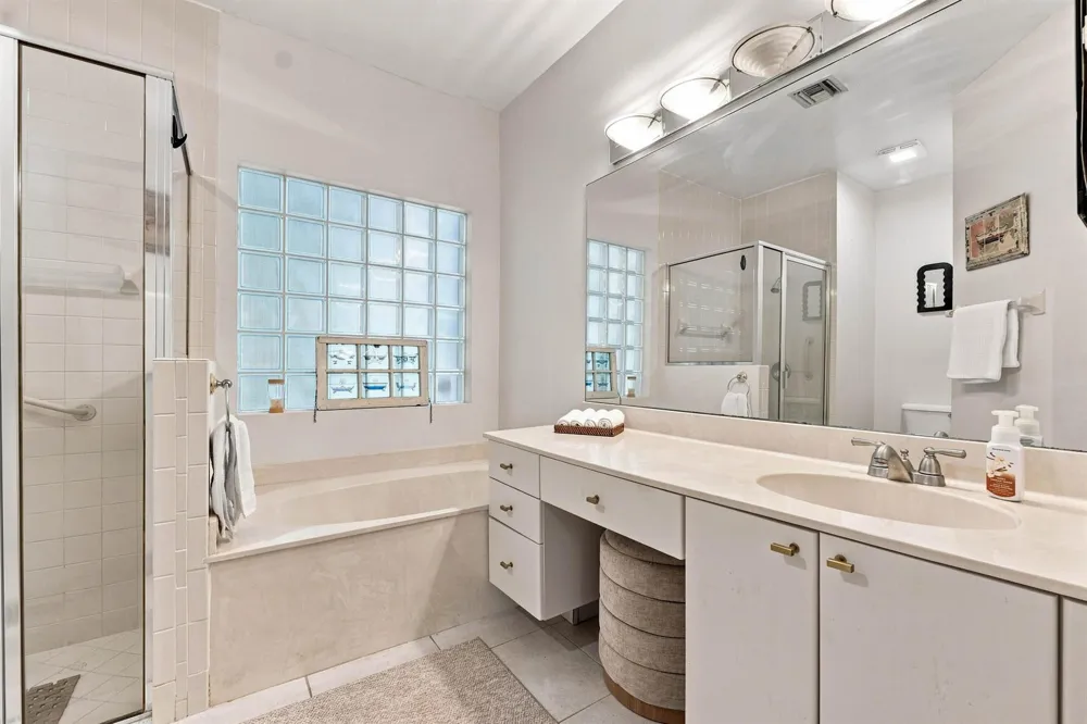 8088 VIA DI VENETO Boca Raton, FL 33496
