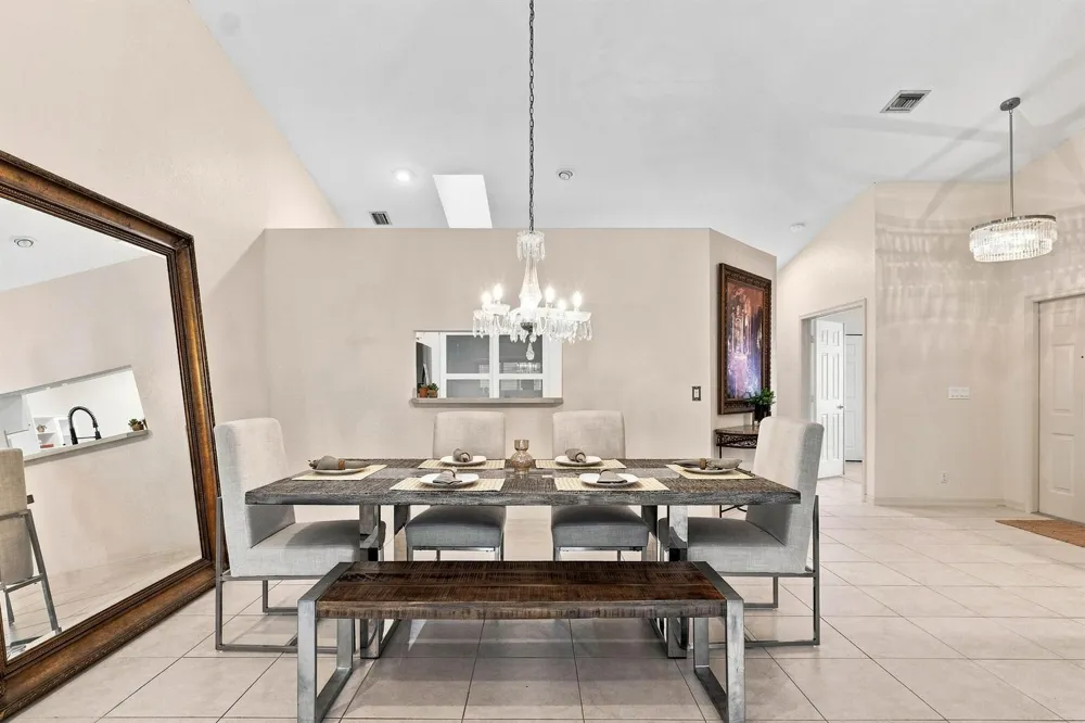 8088 VIA DI VENETO Boca Raton, FL 33496