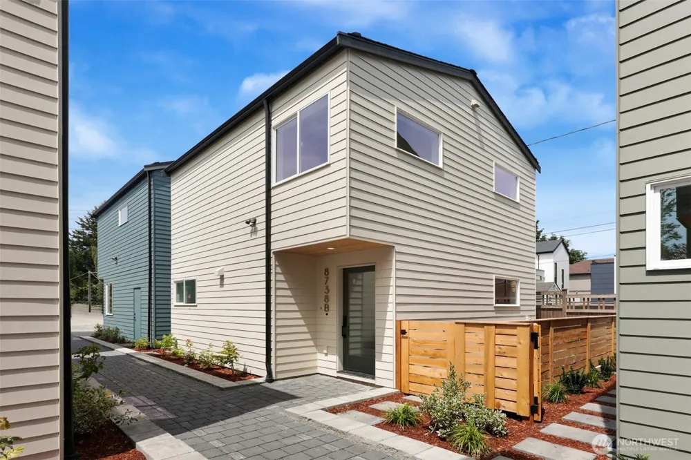 8734 13th Avenue NW Seattle, WA 98117
