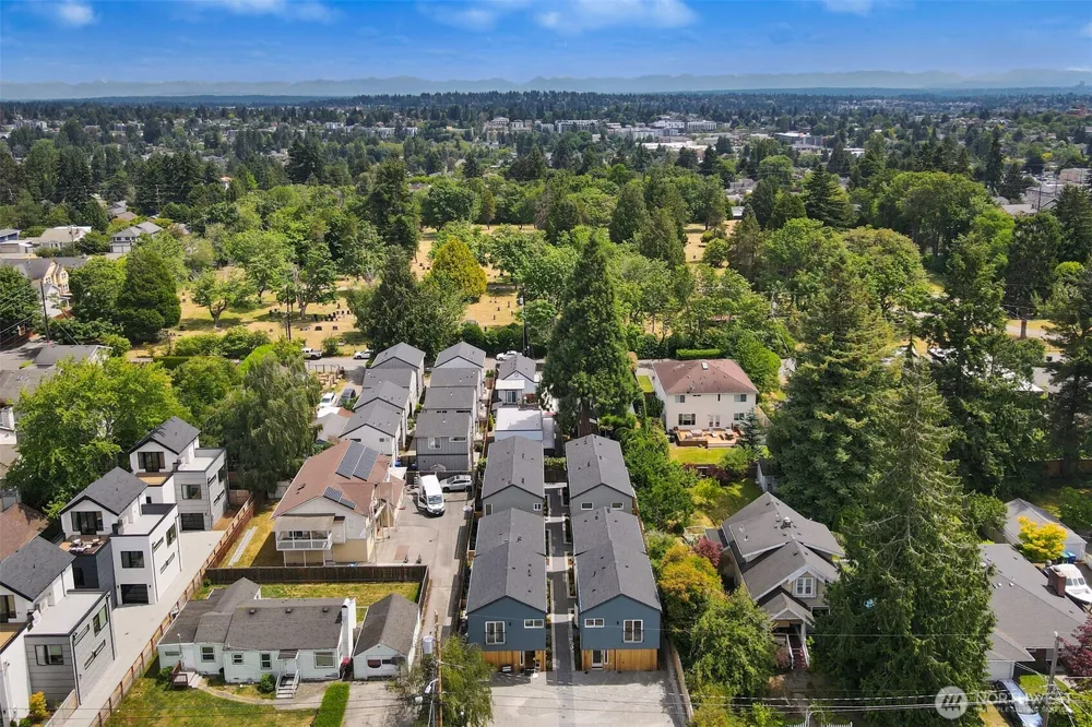 8734 13th Avenue NW Seattle, WA 98117