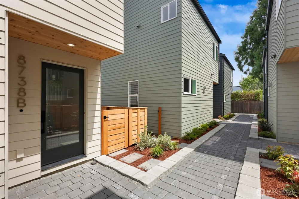 8734 13th Avenue NW Seattle, WA 98117