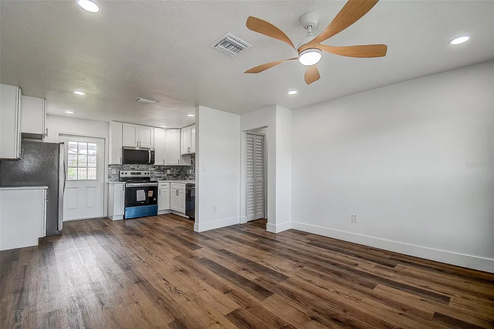 7580 MEADOWLAWN DRIVE St Petersburg, FL 33702