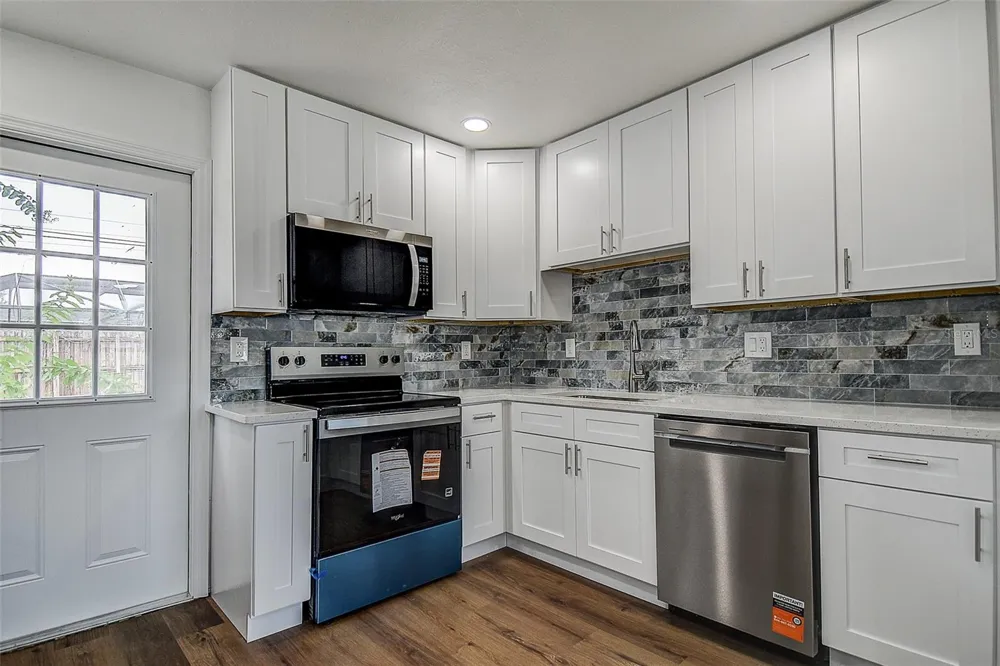7580 MEADOWLAWN DRIVE St Petersburg, FL 33702