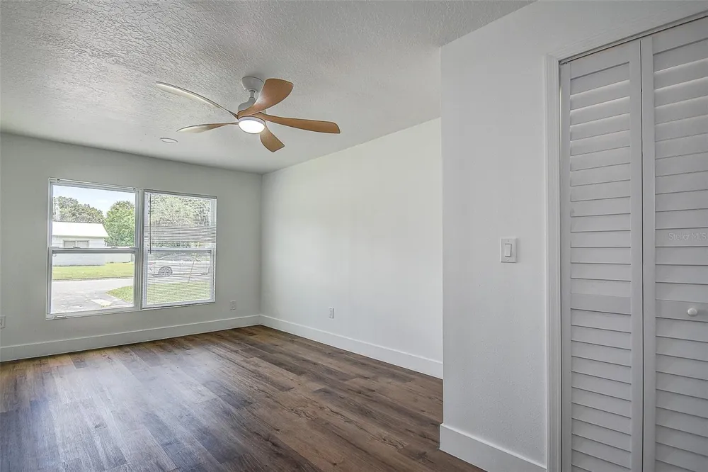 7580 MEADOWLAWN DRIVE St Petersburg, FL 33702