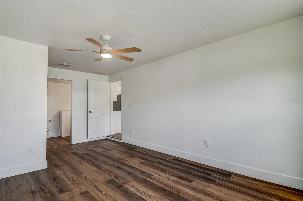 7580 MEADOWLAWN DRIVE St Petersburg, FL 33702