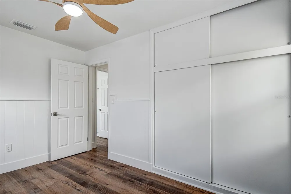 7580 MEADOWLAWN DRIVE St Petersburg, FL 33702