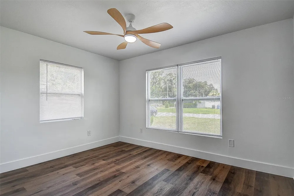 7580 MEADOWLAWN DRIVE St Petersburg, FL 33702