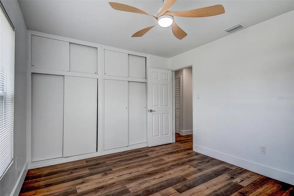 7580 MEADOWLAWN DRIVE St Petersburg, FL 33702