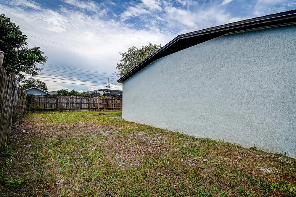 7580 MEADOWLAWN DRIVE St Petersburg, FL 33702