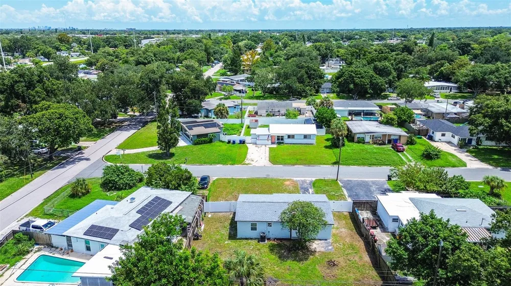 7580 MEADOWLAWN DRIVE St Petersburg, FL 33702