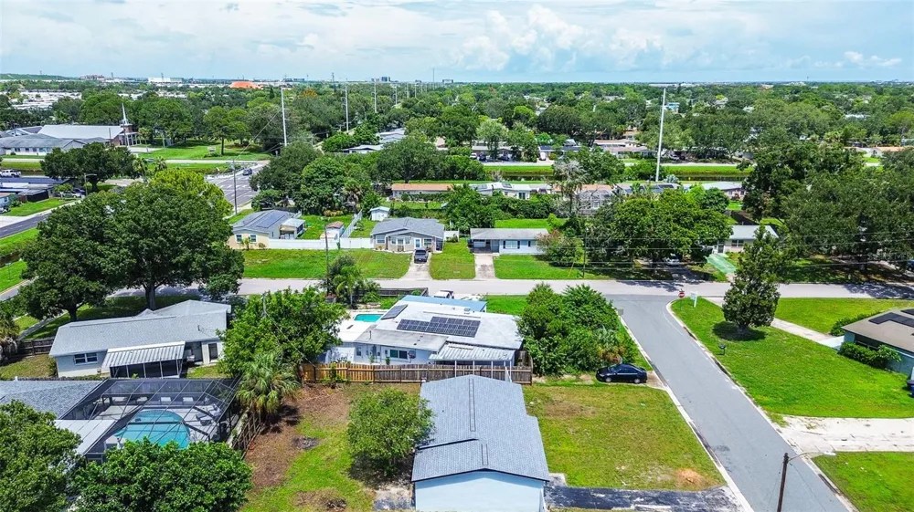 7580 MEADOWLAWN DRIVE St Petersburg, FL 33702