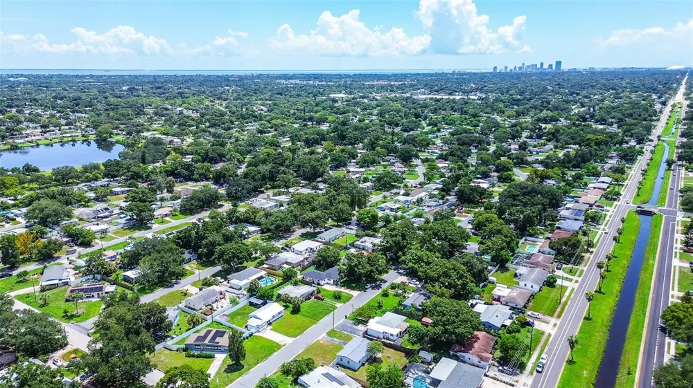 7580 MEADOWLAWN DRIVE St Petersburg, FL 33702