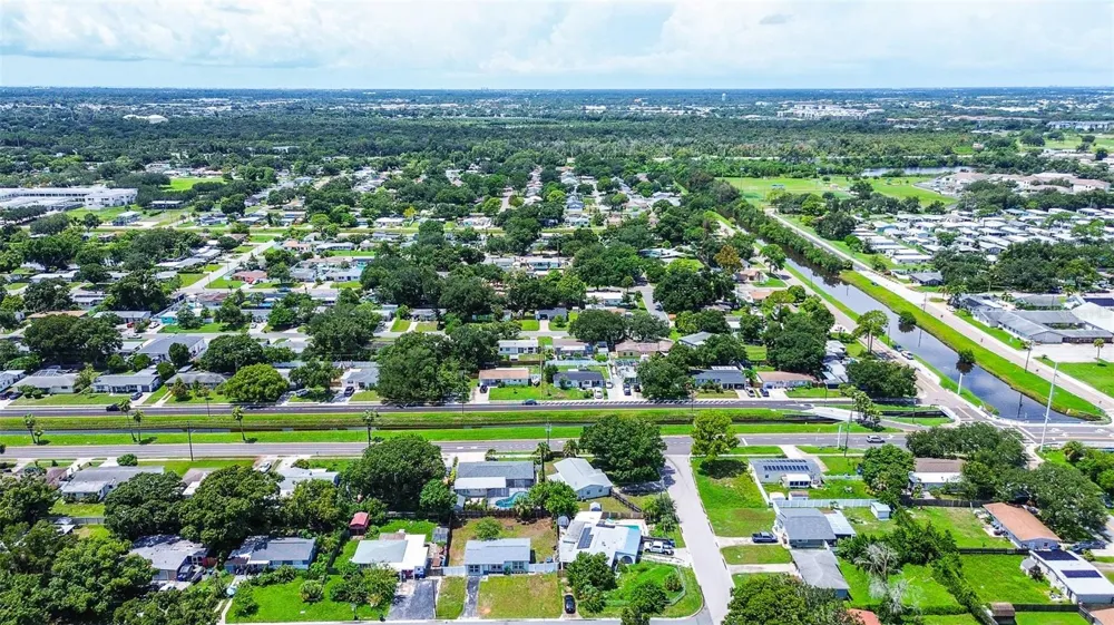 7580 MEADOWLAWN DRIVE St Petersburg, FL 33702
