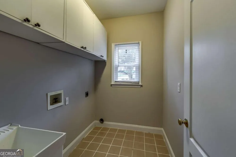 807 Reagan DR NW Conyers, GA 30012