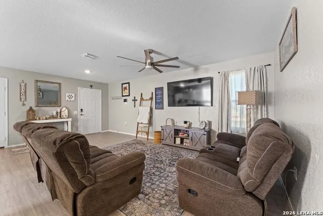 903 Stricker Path San Antonio, TX 78221